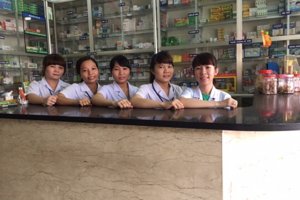 ĐỘI NGŨ DƯỢC SĨ TẠI NHÀ THUỐC HOÀNG HUY